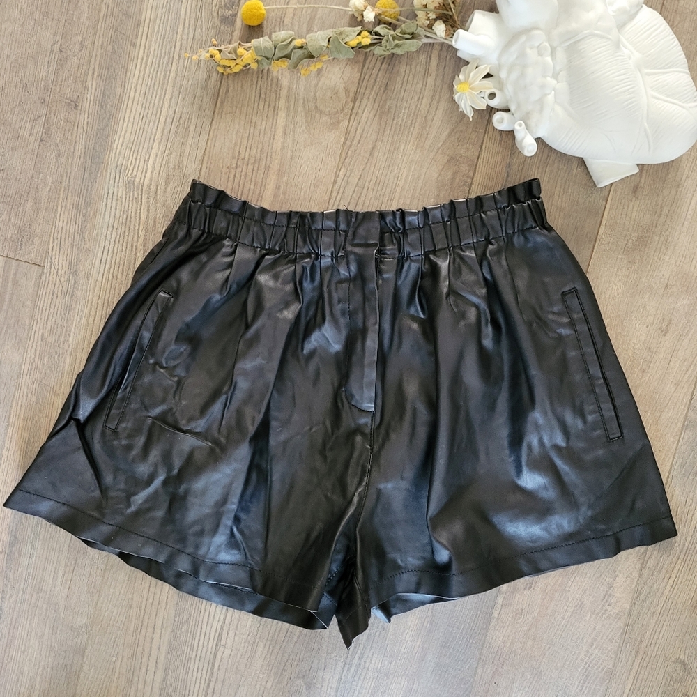 ZARA black vegan leather paperbag short